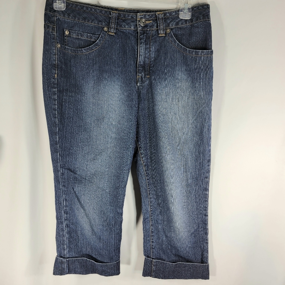 Bass Jeans G.H. Bass & Co. Capri Cuffed Blue Jeans Size 8